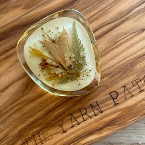 Vintage Pressed Flower Resin Brooch – Made in Canada – 1.25” Floral Pin